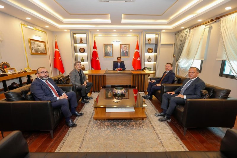 VALİ MASATLI VAKIFLAR MÜDÜRLÜĞÜ YETKİLİLERİNE AĞIRLADI