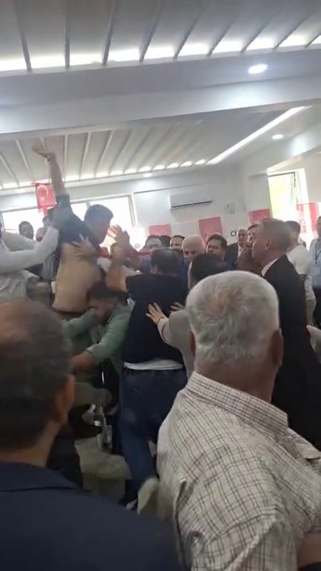 CHP Samandağ ilçe kongresinde kavga çıktı