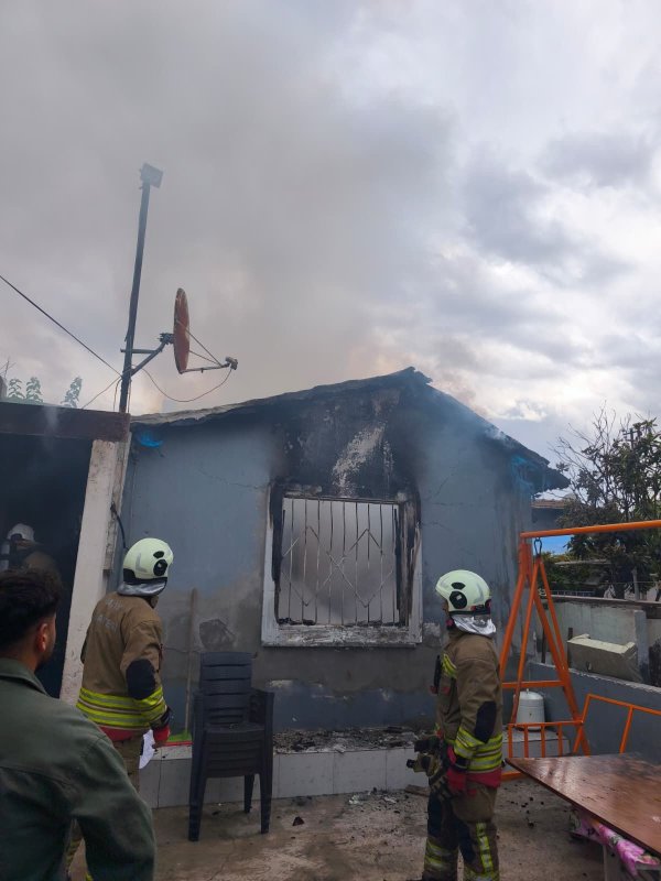 Müstakil ev alevlere teslim oldu