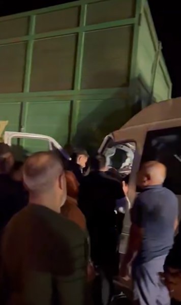 Hatay'da yolcu minibüsü traktöre çarptı: 15 yaralı