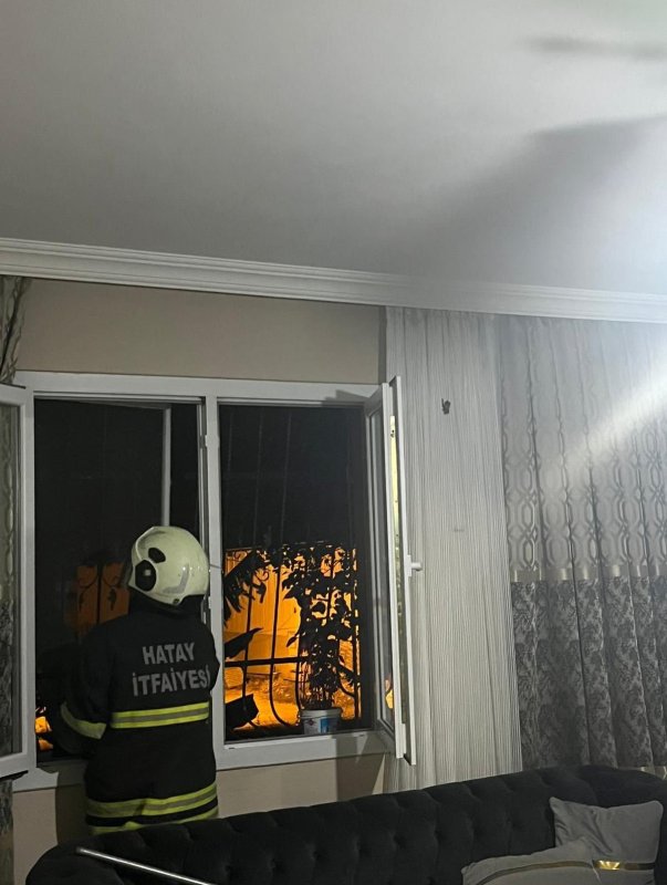 Arsuz’da eve giren yarasayı itfaiye yakaladı