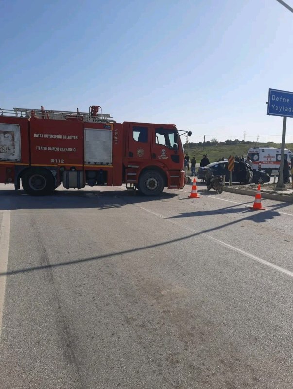 Hatayda 3 otomobil çarpıştı: 7 yaralı