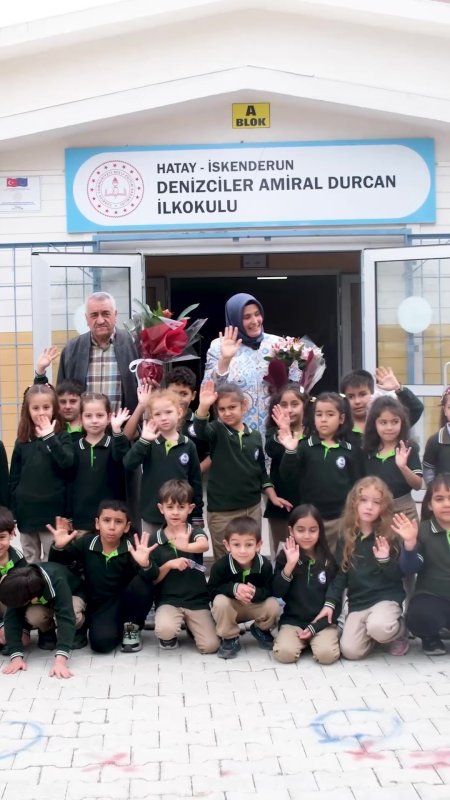 Mezun olduğu okula atanan öğretmenden duygulandıran vefa