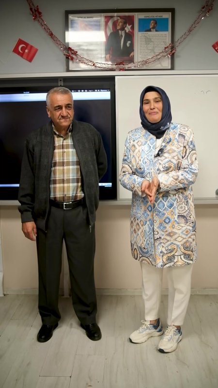 Mezun olduğu okula atanan öğretmenden duygulandıran vefa