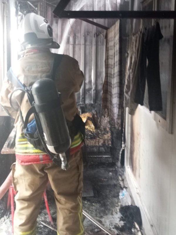 Defne’de konteyner yangını