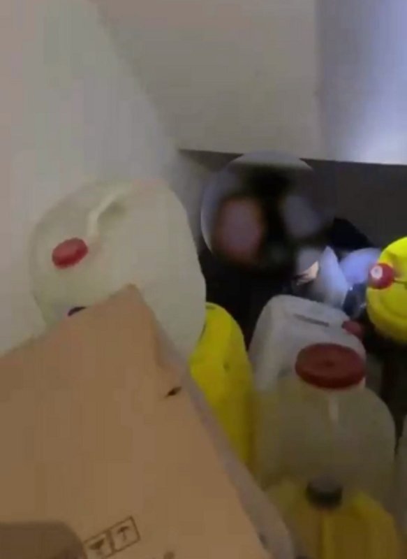 Fuhuşa sürüklenen 6 kadın, bidonla kapatılan gizli bölmeden çıktı