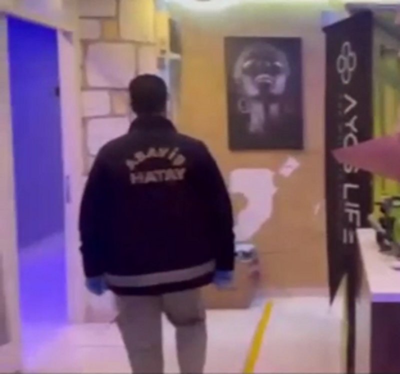 Fuhuşa sürüklenen 6 kadın, bidonla kapatılan gizli bölmeden çıktı