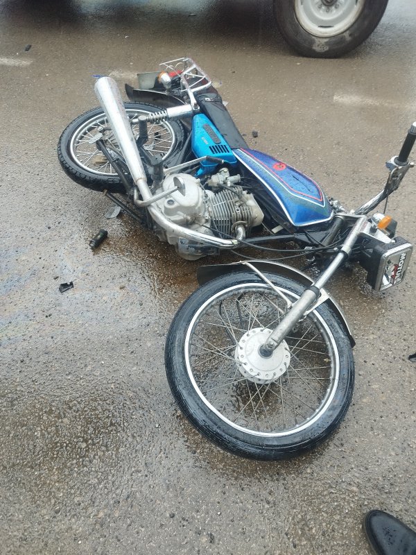 Kaskla yaşama tutunan motosikletli genç: "Polisler doğru söylüyormuş"