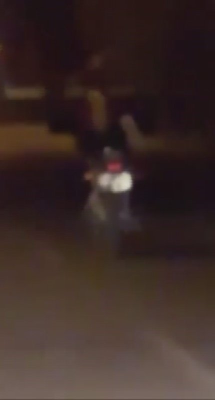 Motosikleti yatarak kullanıp trafiği tehlikeye sokan sürücüye 21 bin lira ceza