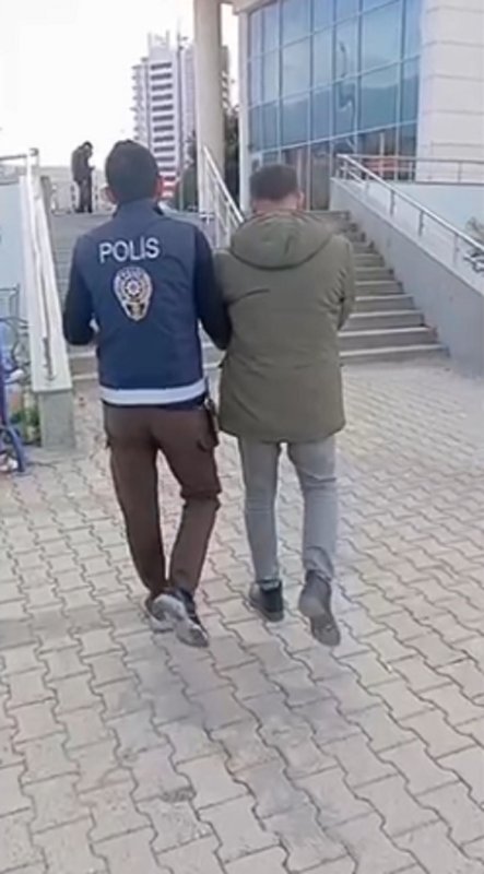 <iframe width="1335" height="751" src="https://www.youtube.com/embed/ezdruq2Ecf8" title="Hatay'da apartmandan 1 milyon 800 bin TL'lik altın çalan hırsız yakalandı HATAYİNTERNETTV.COM" frameborder="0" allow="accelerometer; autoplay; clipboard-write; encrypted-media; gyroscope; picture-in-picture; web-share" referrerpolicy="strict-origin-when-cross-origin" allowfullscreen></iframe>