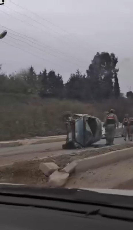 Hatay'da takla atan otomobil yan yattı: 5 yaralı