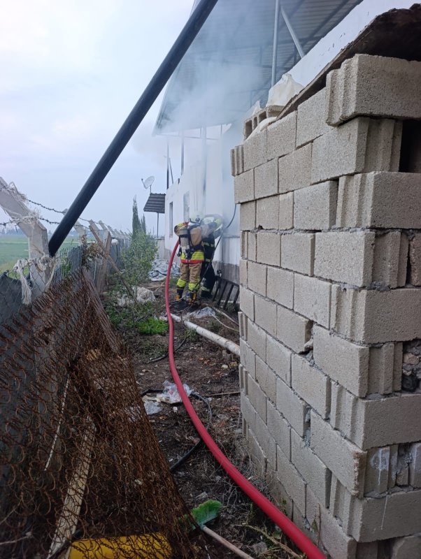 Kumlu’da müstakil ev yangını