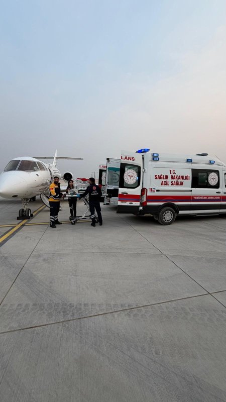 Hava ambulansı 6 günlük bebek için havalandı