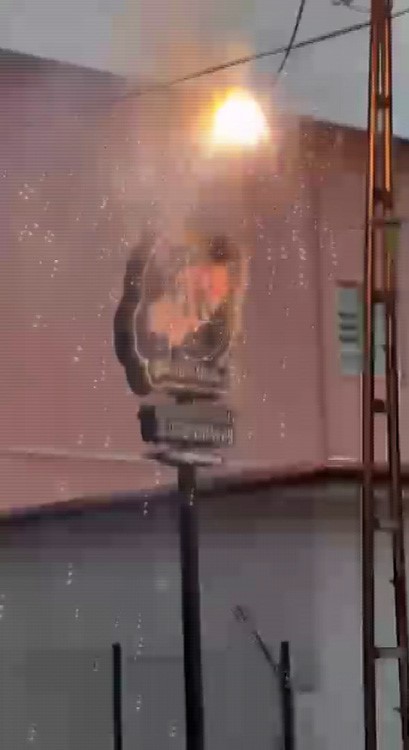 Elektrik tellerinin bomba gibi patladığı anlar vatandaşları tedirgin etti