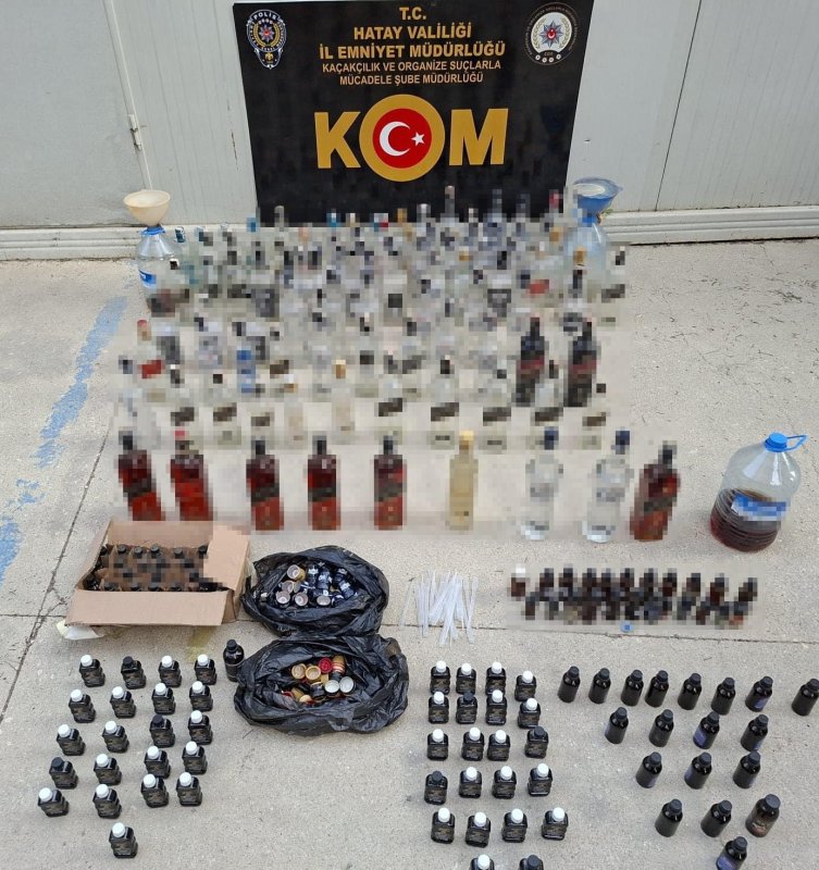 Hatay'da yılbaşı öncesi 1020 litre el yapımı alkol ele geçirildi