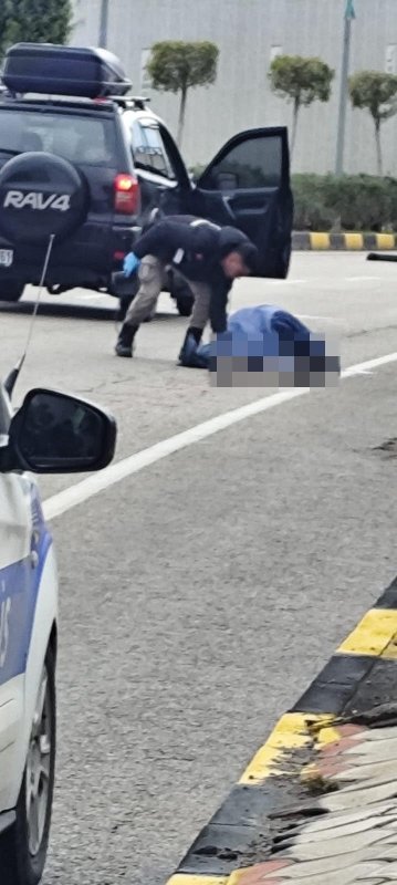 Yolun karşısına geçerken otomobilin çarptığı adam öldü