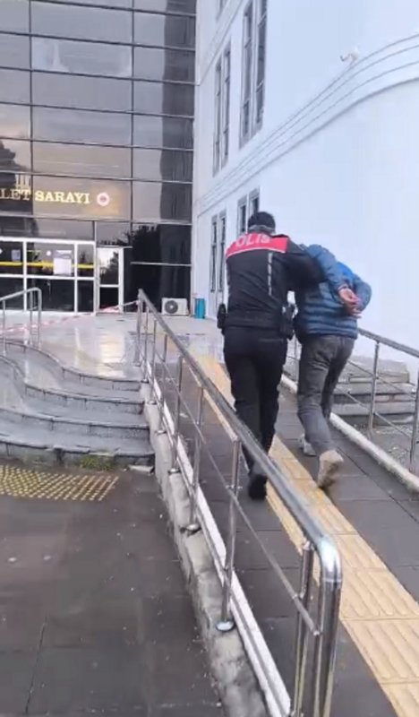 Cumhurbaşkanına Hakaret Eden Şahıs Sahte Kimlikle Yakalandı