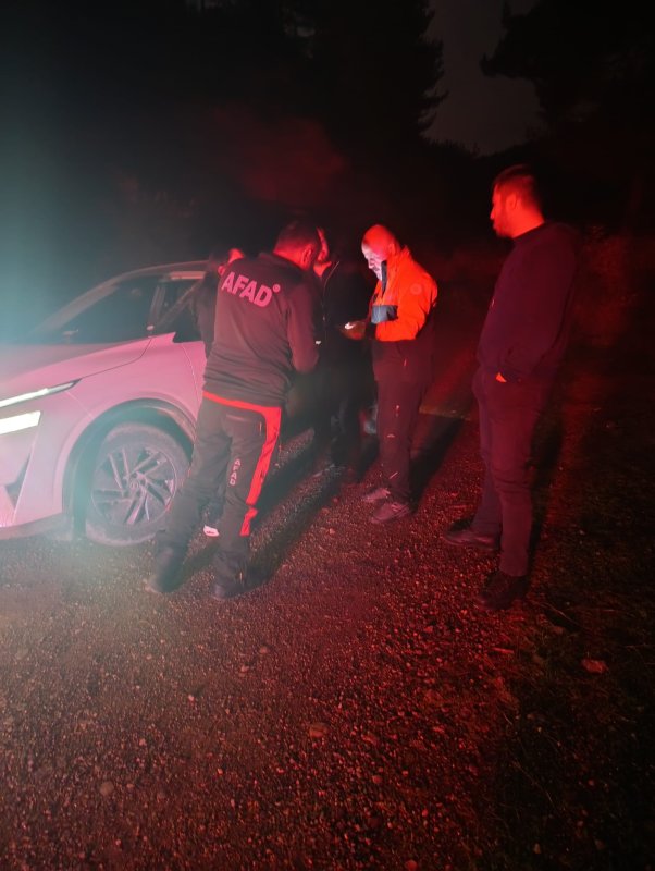 Yaylada mahsur kalan aile kurtarıldı