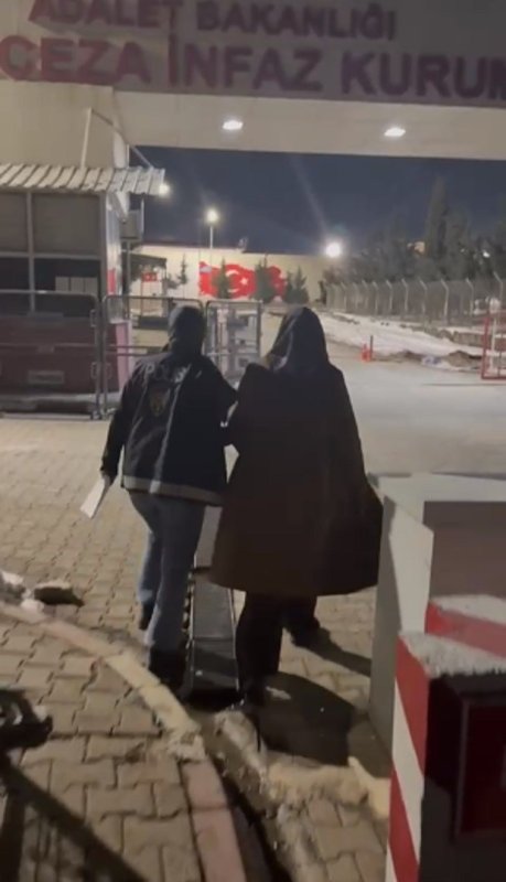 Kumlu’da hapis cezası ile aranan kadın şüpheli yakalandı