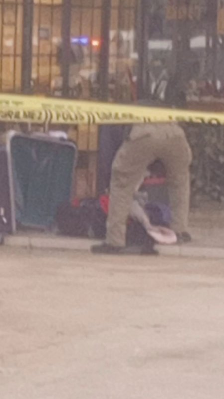 Şüpheli çantadan elbise çıktı