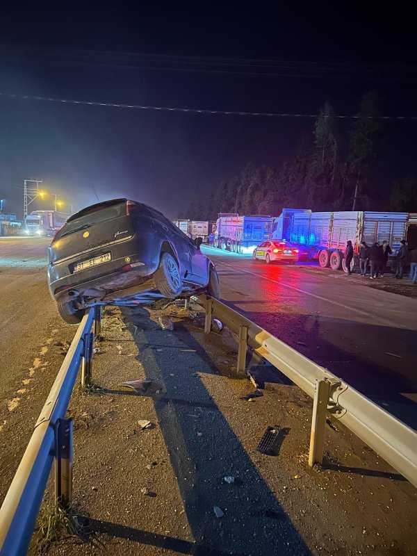 Payas’ta refüje çıkan otomobilin sürücüsü yaralandı