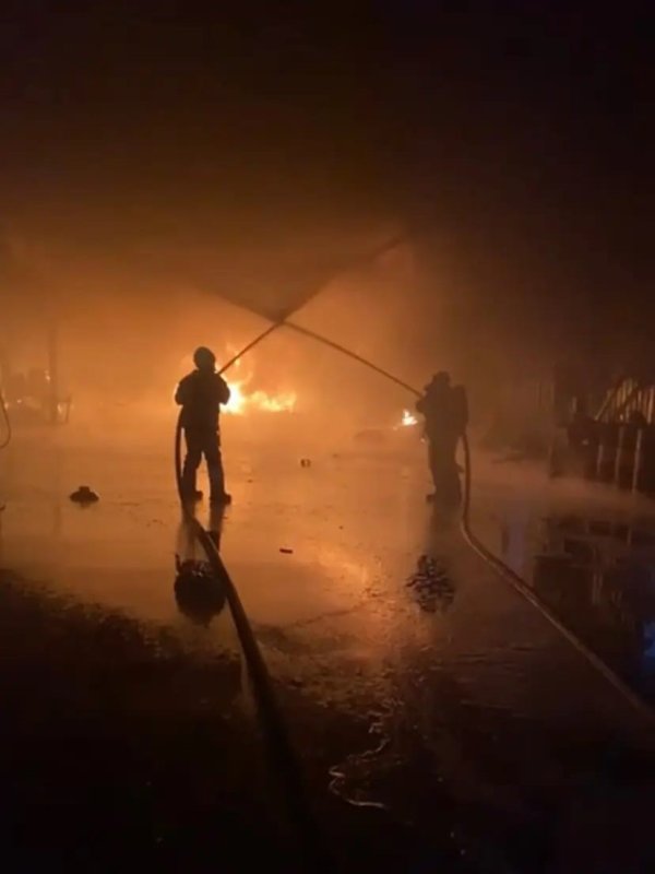 Lastik deposunda çıkan yangın kontrol altına alındı