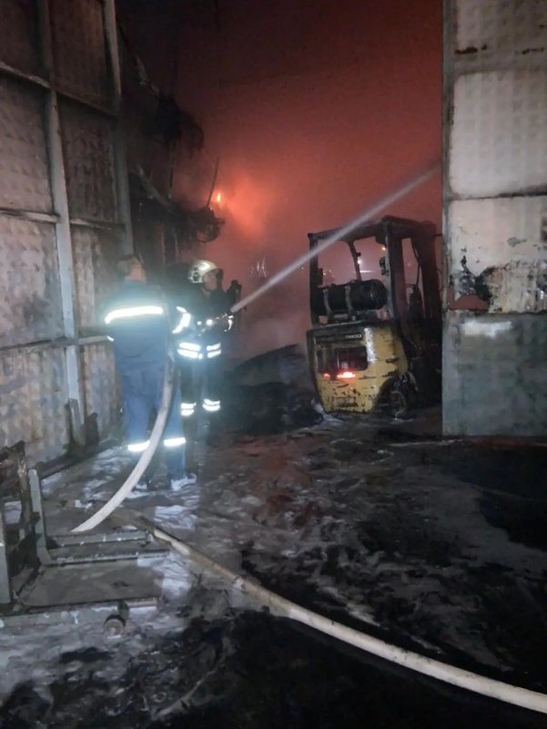 Lastik deposunda çıkan yangın kontrol altına alındı