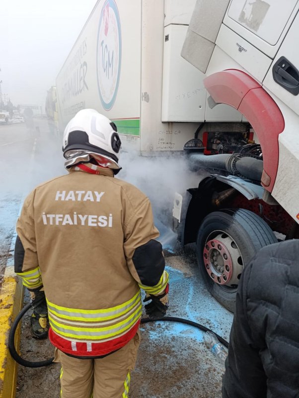 Hatay'da Tır Yangını Kontrol Altına Alındı