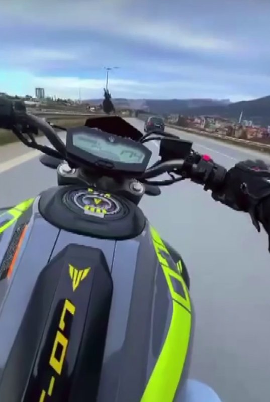 Otobanda 174 kilometre hızla ölüme meydan okuyan motosikletliye 45 bin TL ceza