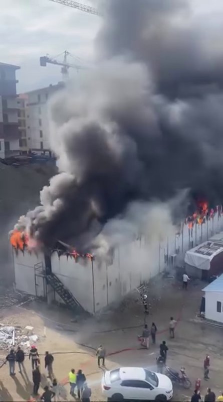 Konteyner yatakhane alevlere teslim oldu