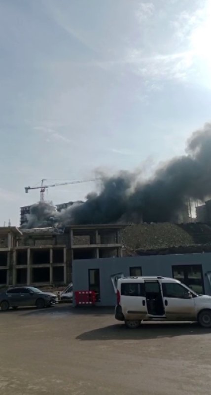 Konteyner yatakhane alevlere teslim oldu