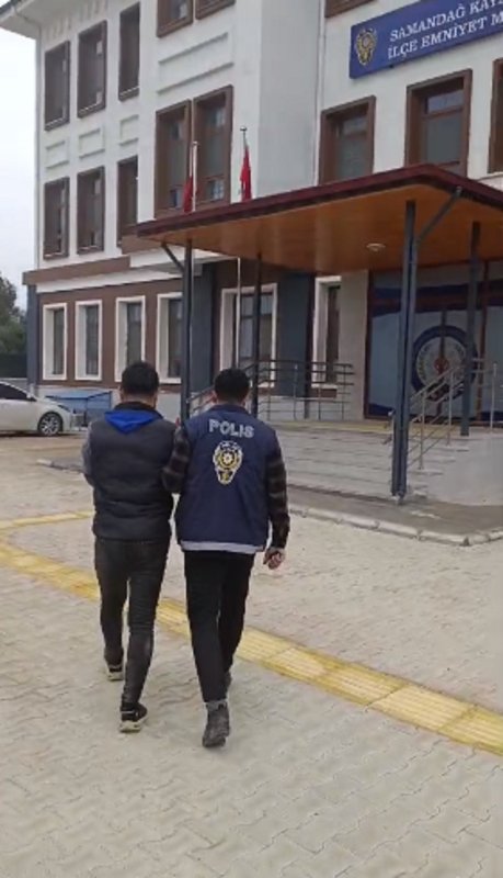 Samandağ'da hapis cezasıyla aranan 2 kişi yakalandı
