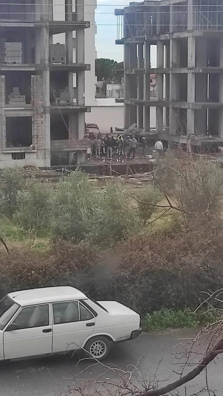İnşaatın 5'inci katından düşen işçi öldü