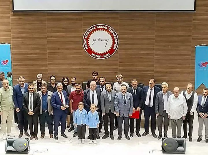 Cumhurbaşkanlığı Yerel Yönetimler ve Afat Politikaları Kurulu Üyesi Prof. Dr. Şükrü ERSOY (Deprem Gerçeği ve Yapılanma),  İstanbul Üniversitesi Siyasal Bilgiler Fakültesi Öğretim Üyesi Prof. Dr. Kıvanç ULUSOY (Hatay’ın Türkiye ve Bölge Coğrafyası İçin Önemi),  Harran Üniversitesi İlahiyat Fakültesi Öğretim Üyesi Prof. Dr. Celil ABUZER (İnsanî Değerler ve Ahlâk),  Çukurova Üniversitesi İktisadi ve İdari Bilimler Fakültesi Öğretim Üyesi Prof. Dr. Hakkı ÇİFTÇİ (Çağımızda Milli ve Manevi Değerlerin Önemi),  İstanbul ASİ-DER Başkanı Dr. Tevfik USLUOĞLU (Hatay’da Kültür ve Medeniyet),  Samsun Üniversitesi Tıp Fakültesi Öğretim Üyesi Prof. Dr. Ergin KARİPTAŞ (Depremin Neden Olduğu Hastalıklar ve Önlemi). Oturumun son kısmında konuşmacılar dinleyicilerin sorularını cevapladı.