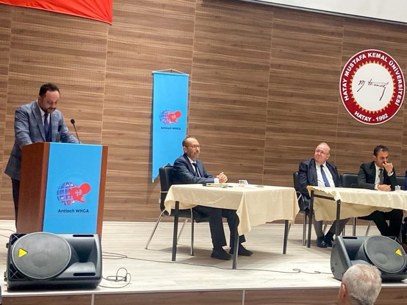 Cumhurbaşkanlığı Yerel Yönetimler ve Afat Politikaları Kurulu Üyesi Prof. Dr. Şükrü ERSOY (Deprem Gerçeği ve Yapılanma),  İstanbul Üniversitesi Siyasal Bilgiler Fakültesi Öğretim Üyesi Prof. Dr. Kıvanç ULUSOY (Hatay’ın Türkiye ve Bölge Coğrafyası İçin Önemi),  Harran Üniversitesi İlahiyat Fakültesi Öğretim Üyesi Prof. Dr. Celil ABUZER (İnsanî Değerler ve Ahlâk),  Çukurova Üniversitesi İktisadi ve İdari Bilimler Fakültesi Öğretim Üyesi Prof. Dr. Hakkı ÇİFTÇİ (Çağımızda Milli ve Manevi Değerlerin Önemi),  İstanbul ASİ-DER Başkanı Dr. Tevfik USLUOĞLU (Hatay’da Kültür ve Medeniyet),  Samsun Üniversitesi Tıp Fakültesi Öğretim Üyesi Prof. Dr. Ergin KARİPTAŞ (Depremin Neden Olduğu Hastalıklar ve Önlemi). Oturumun son kısmında konuşmacılar dinleyicilerin sorularını cevapladı.