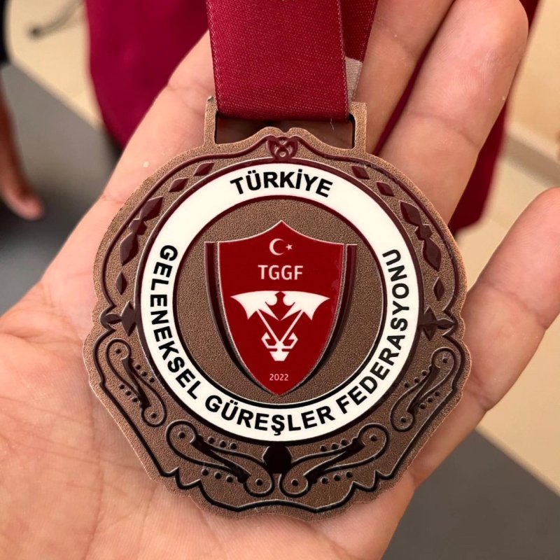 Hataylı öğrenci ödülünü Gazze’ye bağışladı 