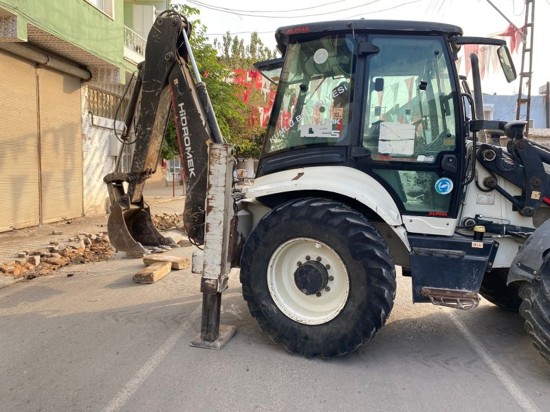 KUMLU’DA KALDIRIMLAR YENİLENİYOR