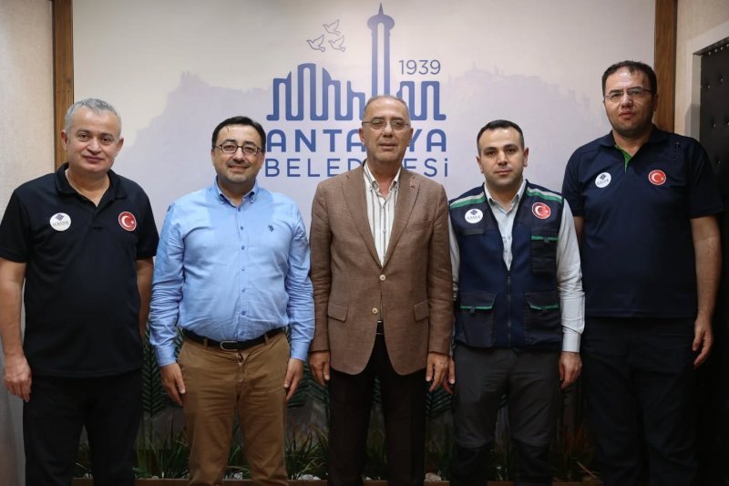 BAŞKAN YAPAR, SAYIŞTAY HEYETİNİ VE İLBANK BÖLGE MÜDÜRÜNÜ AĞIRLADI