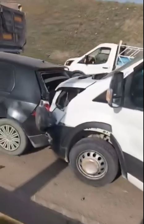 Antakya’da zincirleme kaza: 5 araç birbirine girdi 