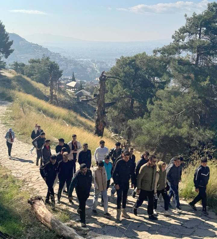 ÜLKÜCÜ GENÇLER ÇEVRE İÇİN YÜRÜDÜ