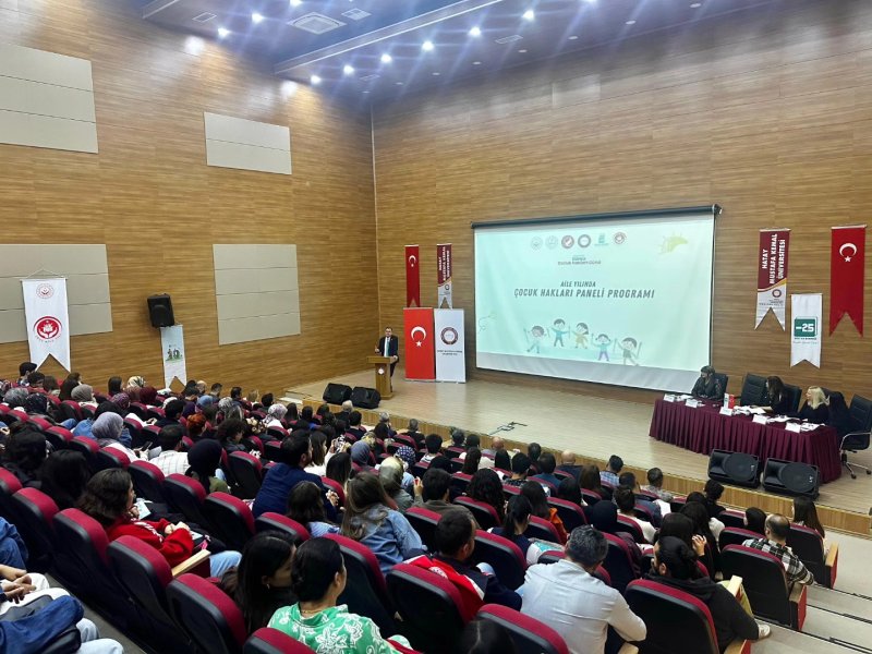 AİLE YILINDA ÇOCUK HAKLARI PANELİ GERÇEKLEŞTİRİLDİ