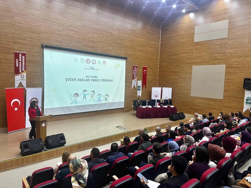 AİLE YILINDA ÇOCUK HAKLARI PANELİ GERÇEKLEŞTİRİLDİ