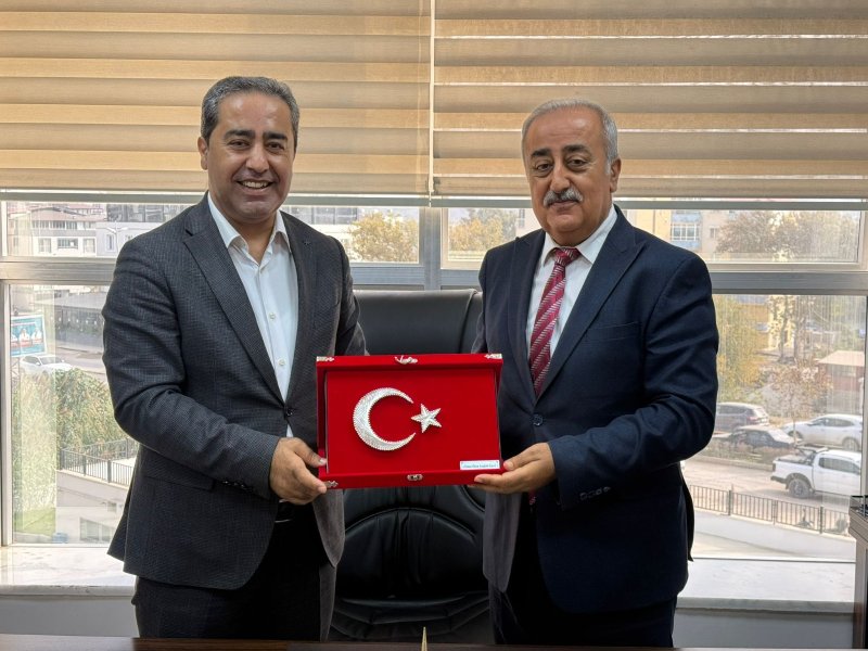 İSMİ DEĞİŞEN OKUL YÖNETİMİ ZİYARETLERDE BULUNDU