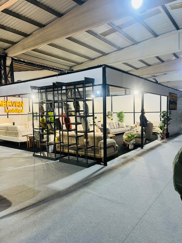 MERVAN MOBİLYA STANDINA YOĞUN İLGİ