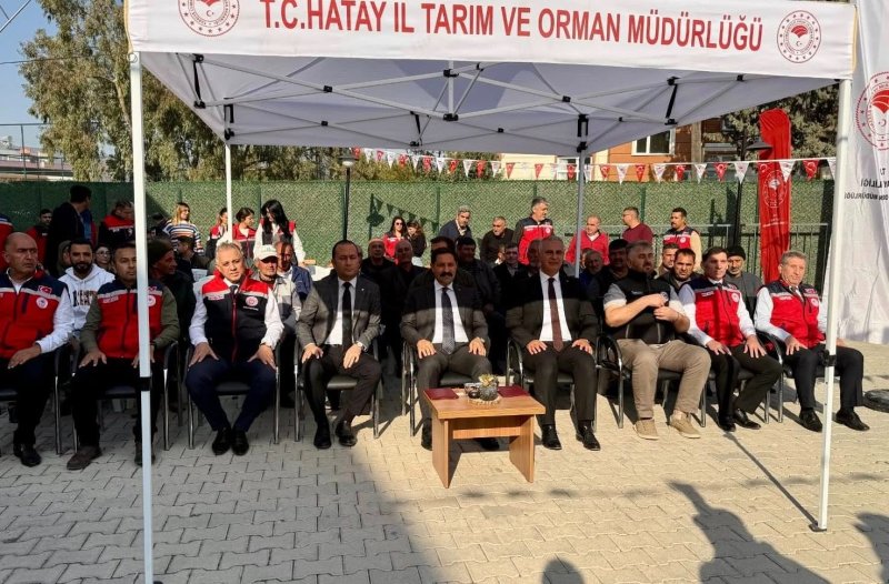 HATAYLI ÇİFTÇİLERE KIRKMA MAKİNELERİ DAĞITILDI