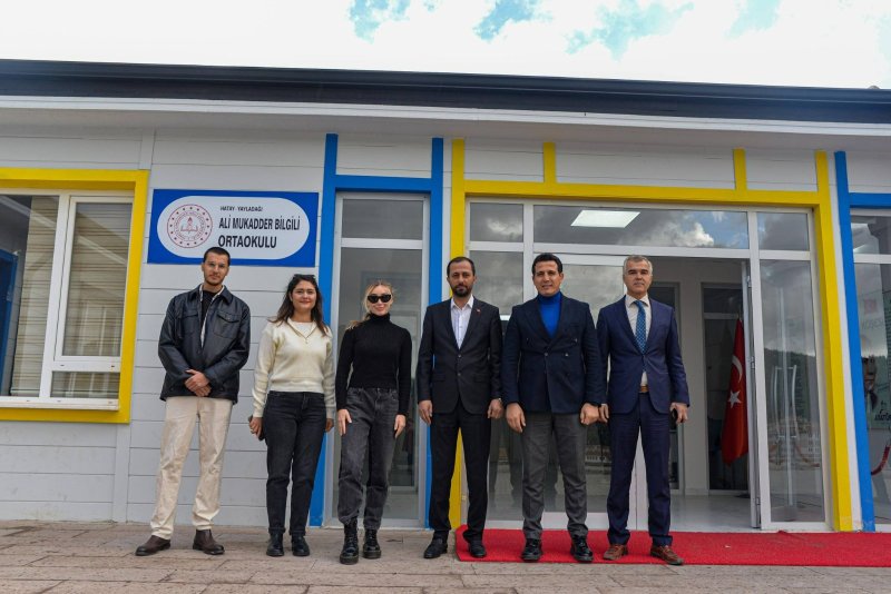 Rekortmen sporcu Şahika Ercümen Hatay’da öğrencilerle buluştu 