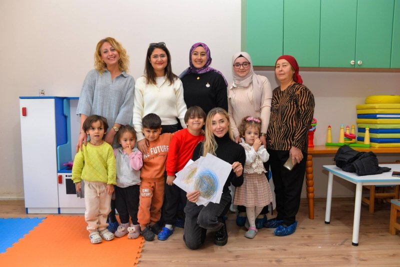 Rekortmen sporcu Şahika Ercümen Hatay’da öğrencilerle buluştu 