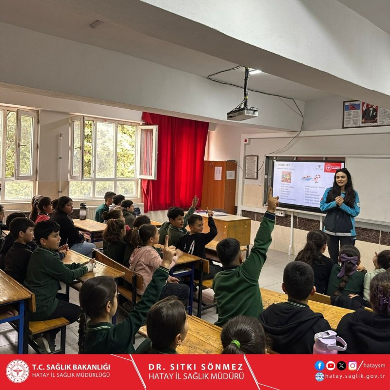 Altınözü’nde öğrencilere Minik 112 ve Minik UMKE eğitimi verdi 