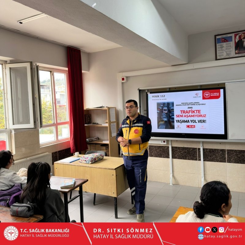 Altınözü’nde öğrencilere Minik 112 ve Minik UMKE eğitimi verdi 