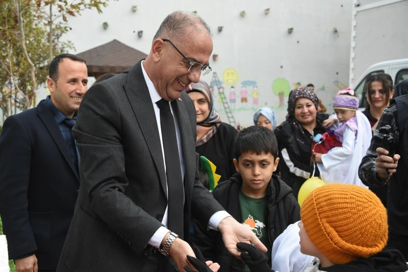 İbrahim Naci YAPAR; ÖZEL ÇOCUKLARLA BULUŞTU